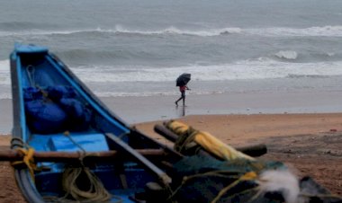 CG बारिश अलर्ट: Cyclone Yaas का तांडव.... इन राज्यों में तूफानी बारिश... रिहायशी क्षेत्र में घुसा समुद्र का पानी... CG में भी दिखेगा असर... CG के इन 7 जिलों में भारी बारिश की संभावना... ऑरेंज अलर्ट जारी... देखिए VIDEO.....