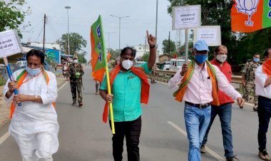 *केदार ने भानपुरी थाने के सामने दिया धरना कहा मुझें भी गिरफ्तार करो*