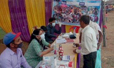 मोबाइल मेडिकल की टीम द्वारा दो दिन में 64 लोगों का किया स्वास्थ्य परीक्षण