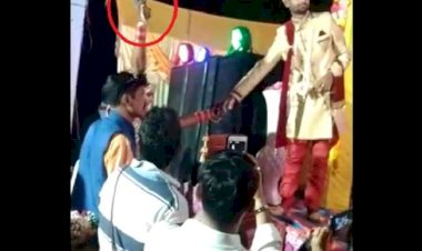 VIDEO: रिवॉल्वर वाली दुल्हनिया ने जयमाला के पहले कुछ यूं की दनादन फायरिंग... नज़ारा देख दूल्हे के उड़े होश.... रिवाल्वर रानी बनी दुल्हन सहित तीन पर FIR दर्ज... पिता गिरफ्तार... देखें फायरिंग का VIDEO...