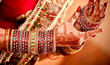 OMG: दुल्हन एक और बारात पहुंच गई दो.... दुल्हन ने एक को पहनाई वरमाला.... दूसरे के साथ हुई विदा.... फिर हुआ ये.... जानें अजब-गजब मामला......