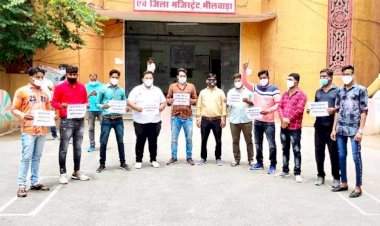 पेट्रोल व डिजल की दरों में बढ़ोतरी व महंगाई को लेकर मोदी सरकार के खिलाफ जिला कलेक्ट्रेट पर धरना व प्रदर्शन