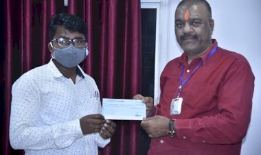 बेटे की डूबकर मौत होने की वजह से संसदीय सचिव ने पिता को दिया मुआवजा