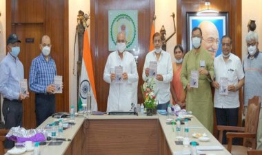 CG - Butterfly Treasure Of Chhattisgarh का CM भूपेश ने किया विमोचन….तितलियों की प्रजातियों पर लिखी गई पहली किताब… छत्तीसगढ़ में तितलियों की मिलने वाली 170 प्रजातियों का है सचित्र विवरण