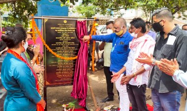 इतवारी बाजार का होगा कायाकल्पसंसदीय सचिव रेखचंद जैन व महापौर सफीरा साहू के हाथों आज हुआ कार्य प्रारम्भ