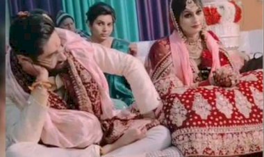 ....जब फेरे से पहले ही बोर हो गए दूल्हा-दुल्हन..... मंडप में हुआ कुछ ऐसा.... वीडियो वायरल.... देखें VIDEO.......