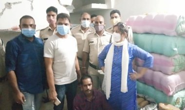 CG में मिला 1 करोड़ रुपए का गांजा BIG NEWS : कार पर Covid -19 इमरजेंसी ड्यूटी का स्टीकर लगाकर घूमता था तस्कर….अपने मकान के सामने लगा रखा था होम्योपैथी डॉक्टर का बोर्ड…आरोपी से पूछताछ जारी,जाने मामला….