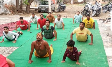 श्री बालाजी फाउंडेशन के तत्वाधान में युवाओं ने मनाया योग दिवस