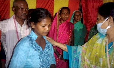 शोक-संतप्त परिवार से मिलीं विधायक डाक्टर लक्ष्मी ध्रुव...