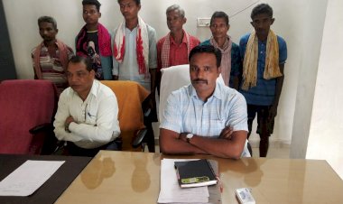झाड़ फूंक जादू टोना के शक पर धार धार हथियार से कर दी हत्या... फिर पुलिस की मदद के नाम पर कर रहे थे गुमराह... हत्या के 6आरोपियों को 72 घंटे में पुलिस ने धर दबोचा...