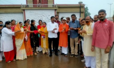 साहू समाज की बेटी दुर्गा को न्याय दिलाने जिला साहू संघ ने राज्यपाल के नाम ज्ञापन सौंप, किया कैंडल मार्च