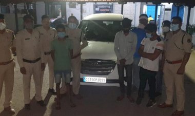 पुलिस ने अपहरण मारपीट मामले में 3 को किया गिरफ्तार सोशल मीडिया में वाद विवाद बनी अपहरण की वजह,बहस के बाद चार दोस्तों ने नाबालिग की कर दी पिटाई...