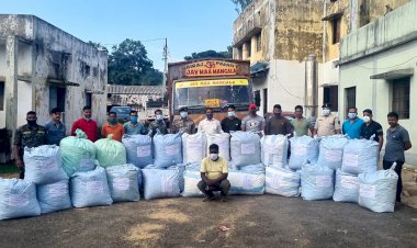 अवैध मादक पदार्थ गाँजा 916.220 किलो ग्राम (9 कविल्टन 16 किलोग्राम) जप्त    कुल 91 लाख 61 हजार 100 रुपये का गाजा एक टाटा आईशर ट्रक कीमत 10 लाख रुपये जप्त    अंतरराज्यीय गाजा तस्कर उड़ीसा का गिरफ्तार    नशे के खिलाफ चिल्फी पुलिस का कार्यवाही लगातार