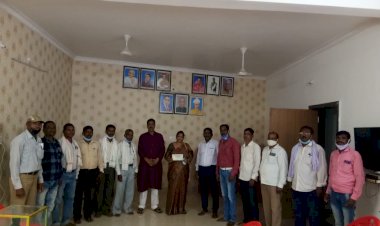 गोंडवाना तहसील नगरी के कर्मचारी संघ ने विधायक डॉ लक्ष्मीध्रुव से की भेंट...
