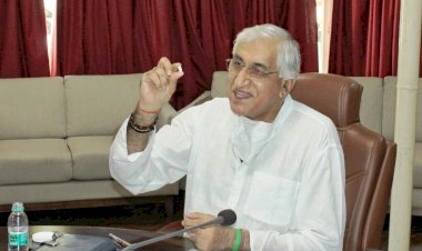 CG ब्रेकिंग: स्वास्थ्य मंत्री ने खुद दवा खाकर शुरू किया सामूहिक दवा सेवन अभियान.... चार जिलों में 72 लाख से अधिक लोगों को दी जानी है दवा......