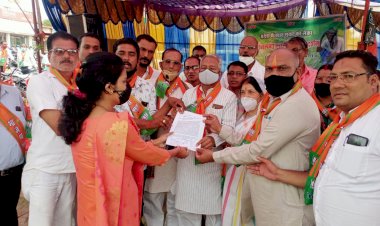 ब्रेकिंग न्यूज़: कांग्रेस की सरकार किसानों के साथ कर रहें छल.....भाजपा किसान मोर्चा दुर्ग ग्रामीण  विधानसभा ने किया भूपेश सरकार के खिलाफ जंगी विरोध प्रदर्शन .... जानें क्या है भाजपा किसान मोर्चा की माँगे....