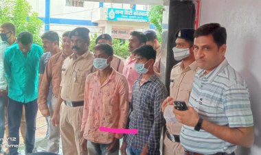 CG ब्रेकिंग: बड़े भाई ने डांटकर छोटे भाई को लगा दिया दो थप्पड़.... आक्रोशित होकर छोटे भाई ने दोस्तों के साथ मिलकर की बड़े भाई की हत्या.... अपचारी बालक समेत 3 आरोपी गिरफ्तार......