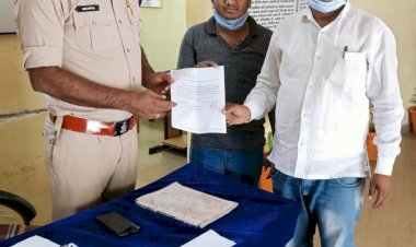 ब्रेकिंग न्यूज़: गांव के क्षत्रों में हो रहें असामाजिक तत्वों का जमावाड़ा...हो रहीं हैं अनेक आपराधिक मामले...की गई पुलिस गश्त पेट्रोलिंग गाड़ी चलाने की मांग...तत्काल अस्वाशस टी आई द्वारा दिया गया...