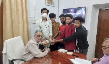 छात्र एकता मंच पदाधिकारियों ने संत गहिरा गुरु विश्वविद्यालय के नव-नियुक्त कुलपति से की मुलाकात।