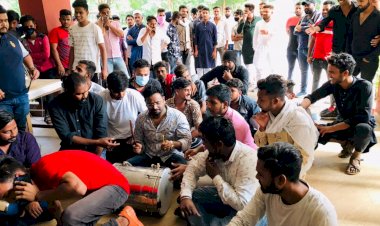 प्रदेश सह-सचिव का बड़ा आरोप: कुम्भकर्णीय नींद में सोए है अफसर.... युवा कांग्रेस प्रदेश सह-सचिव विभोर दुर्गोरकर के नेतृत्व में अधिकारियों को जगाने के लिए ढोल बजा कर किया गया प्रदर्शन.... ये है बड़ी विकराल समस्या......