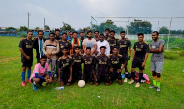 खेल प्रेमी एवं युवा नेता जनपद उपाध्यक्ष माड़वी देवा ने खिलाड़ियों को वितरण किए फुटबाल जर्सी