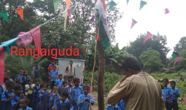 जिन गांव के लोग वर्षों से राष्ट्रीय पर्व का करते थे बहिष्कार ....  आज उन अंदरूनी गांव के लोगो ने बड़े हर्षोल्लास के साथ मनाया आजादी का 75वां पर्व