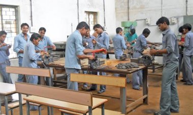 CG ITI दाखिला: Government आईटीआई में अभ्यर्थियों को प्रवेश का एक और मौका.... बचे हुए सीटों के लिए इतने से इतने तारीख तक फिर से ऑनलाईन आवेदन आमंत्रित.....
