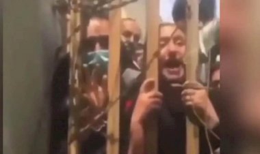 झकझोर देने वाला VIDEO: 'हमें अंदर आने दो, तालिबानी आ रहे'.... काबुल एयरपोर्ट पर महिलाओं का रोते-बिलखते हुए VIDEO वायरल.... देखें VIDEO.....