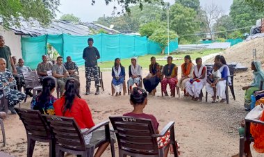 इस राखी भाईयो की कलाई सुनी ना रहे इसलिए ग्रामीण बच्चियों ने सीआरपीएफ 74वीं वाहिनी के जवानों को बांधी राखी