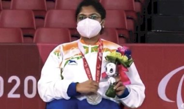 टोक्यो पैरालिंपिक्स में मिला पहला मेडल:भारत की भाविनाबेन पटेल ने रचा इतिहास, खेल दिवस पर मिला मेडल….प्रधानमंत्री और राष्ट्रपति ने दी बधाई…..