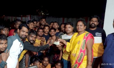 दोरनापाल में मनाया गया श्री कृष्ण जन्माष्टमी..मटकी फोड़ का आयोजन कर जितने वाले टीम को दिया गया ईनाम