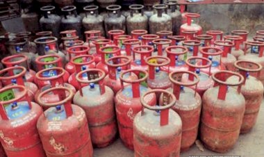 आम आदमी को एक और बड़ा झटका: महीने के पहले ही दिन महंगाई की मार , आज से महंगा हुआ LPG सिलेंडर… जानिए आपके शहर में क्या है कीमत……..ये है लेटेस्ट प्राइस……….