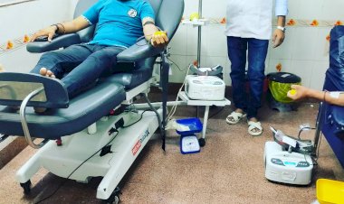 युवा पत्रकार पंकज आडवाणी ने डेंगू रोगी के लिए किया रक्तदान