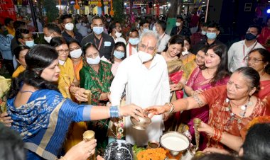 धमतरी जिले के 18 महिला स्वसहायता समूहों के 5.16 लाख रूपए की होगी कर्जमाफी..मुख्यमंत्री से तीज पर्व पर महिलाओं को मिली सौगात से बड़ी राहत...