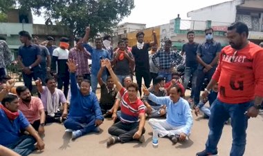 CG MLA और EX MLA पर FIR : इस मामले में विधायक और पूर्व विधायक पर FIR दर्ज, सैकड़ों कार्यकर्ताओं पर भी पुलिस ने दर्ज किया मामला, पढ़ें क्या है FIR की वजह जाने पूरा मामला…..