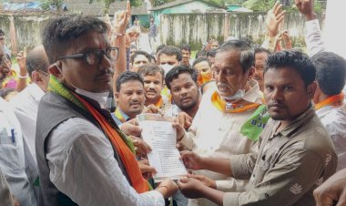 भाजपाइयों ने 14सूत्रीय मांगों को लेकर जिला अध्यक्ष हूंगाराम के नेतृत्व में दोरनापाल उप तहसील का किया घेराव