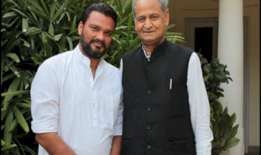 बिग ब्रेकिंग : अब इस राज्य में भी CM बदलने की कवायद?  ओएसडी के इस्तीफे के बाद सियासी हलचल तेज, कभी भी हो सकती है विधायक दल की बैठक का ऐलान…जानें अचानक ऐसी क्यों आ गई नौबत….…