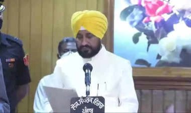 पंजाब के नए CM बने चरणजीत : चन्नी ने इन दो डिप्टी CM के साथ शपथ ली….सीएम बनते-बनते सुखविंदर सिंह रंधावा डिप्टी सीएम बन गए…..