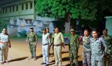 पुलिस कप्तान के द्वारा आधी रात को थाने में दिया गया दबिश।    आम आदमी के तरह थाने में पुलिस अधीक्षक को देख अधिकारी जवानों के उड़ गए होश।    पुलिस अधीक्षक ने लापरवाह अधिकारी/ जवानों को सिखाया सबक।