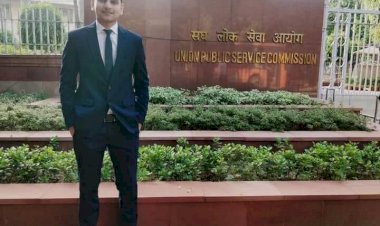 UPSC Civil Services Result 2020: छोटे शहरों का कमाल.... छतीसगढ़ के आकाश श्रीमाल को UPSC में 94 रैंक.... बन सकते हैं आईएएस.... सूरजपुर के अजेश को मिला 254 रैंक.... वहीं इन दो को......