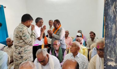 अंतरराष्ट्रीय वरिष्ठ नागरिक दिवस के अवसर पर थाना पंडरिया में वरिष्ठ नागरिकों का किया गया सम्मान।