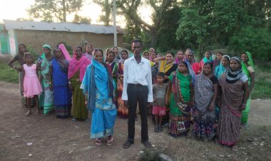 मस्तूरी ब्लॉक के ग्राम पंचायत देवरी में महिलाओ ने अवैध शराब विक्रेताओं के खिलाफ निकाली रैली गांव का माहौल ख़राब न हो इसके लिए गांव में पूर्ण शराब बंदी की महिला समिति द्वारा की जा रही कोशिस सीपत पुलिस से नहीं मिल रहा सहयोग