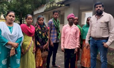 विजय व दीपिका के प्रयास से घर लौटी बस्तर की आदिवासी बेटियां. आंधप्रदेश के कमलूर जिले में थी एक माह से बंधक...नारायणपुर एसपी उदय किरण का मिला भरपूर सहयोग