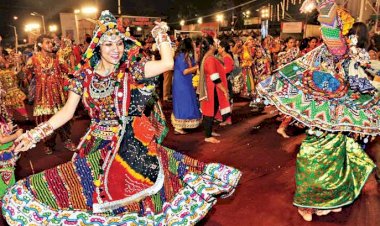 CG- गरबा गाइडलाइन BIG NEWS: रास गरबा, डांडिया और भजन के आयोजनों की मिली अनुमति.... आयोजन को लेकर आदेश जारी.... इन Guidelines का करना होगा पालन.... पढ़िए पूरे दिशा-निर्देश......