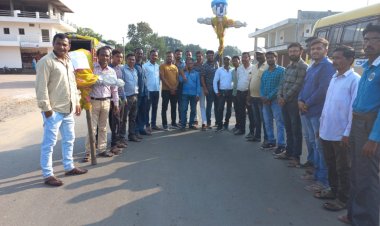 *कवर्धा भगवा ध्वज मामले में युवा मोर्चा भैयाथान ने मुख्यमंत्री भूपेष बघेल का किया पुतला दहन ...*