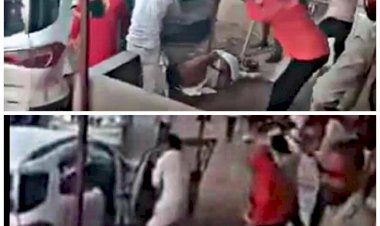 congress नेता पर Attack VIDEO: कांग्रेस नेता की जबरदस्त पिटाई.... कांग्रेस ब्लॉक अध्यक्ष के अधमरा होने तक बरसाईं लाठियां…. फिर जो हुआ.... देखें VIDEO.....