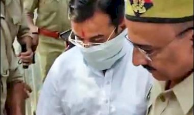 केंद्रीय मंत्री का बेटा अरेस्ट: लखीमपुर कांड में केंद्रीय मंत्री का बेटा आशीष मिश्रा 12 घंटे की पूछताछ के बाद गिरफ्तार.... हत्या, लापरवाही से गाड़ी चलाने और आपराधिक साजिश का केस.... 12 घंटे की पूछताछ में 14 बार भेजा गया चाय-नाश्ता......