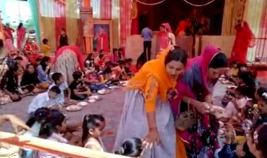 किन्नर समाज द्वारा नवमी पर भंडारे का किया आयोजन