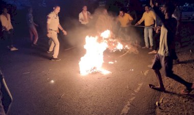 *भाजयुमो ने निकाला मुख्यमंत्री का शव यात्रा किया पुतला दहन ... पत्थलगांव दुर्गा बिसर्जन में गाँजा तस्करों द्वारा गाड़ी चढ़ाने का मामला...*