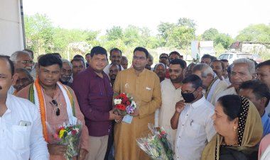 CG:नांदघाट को तहसील ट्रामा सेंटर सहित कई सौगात के लिए ग्रामीणों में हर्ष ,सैकड़ों की संख्या में क्षेत्र वासियों ने किया संसदीय सचिव का आभार ,